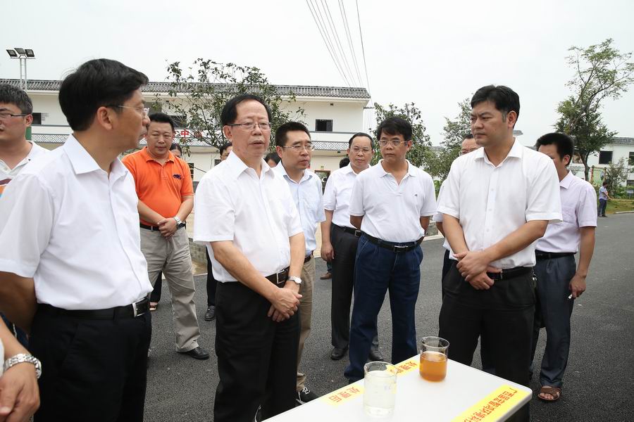 自治区党委副书记危朝安到国宏集团公司贵港市覃塘区平田污水处理站考察调研