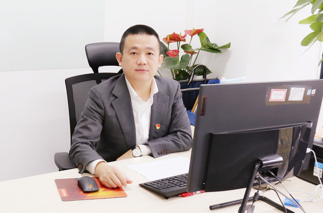 秦卫民_副本.jpg