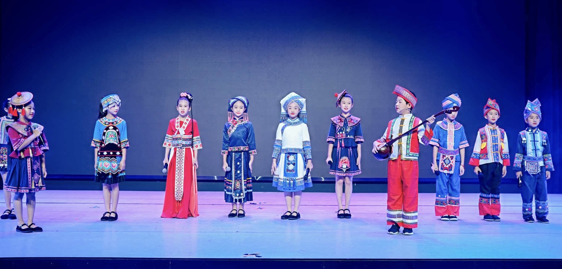 韵阳文化公司举办南国少年团音乐晚会